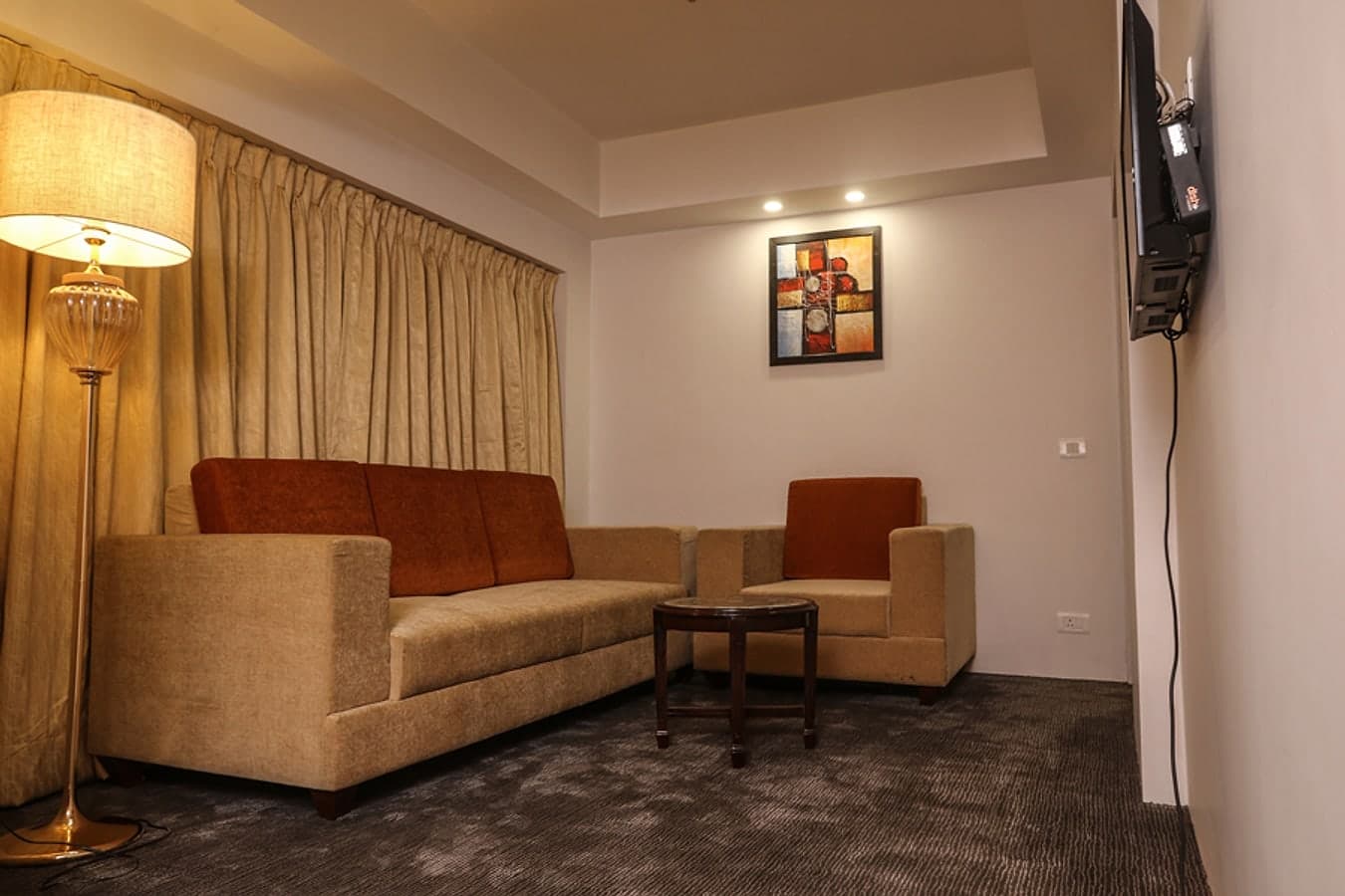 Suite sitting room